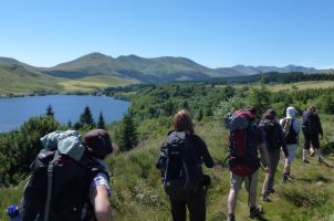 Groupe de randonneurs dans le Sancy